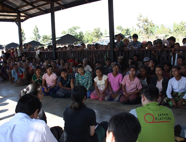 rev_Meeting with Community in Thit Sar Aye Myaing (4).jpg