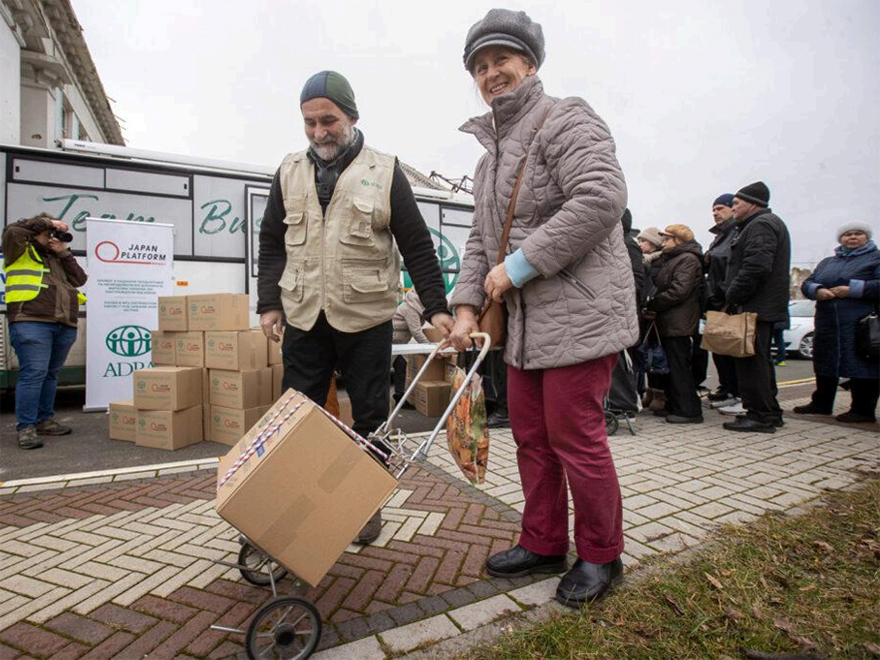 食糧や生活必需品の配布/ウクライナ・イルピン ©ADRA Japan