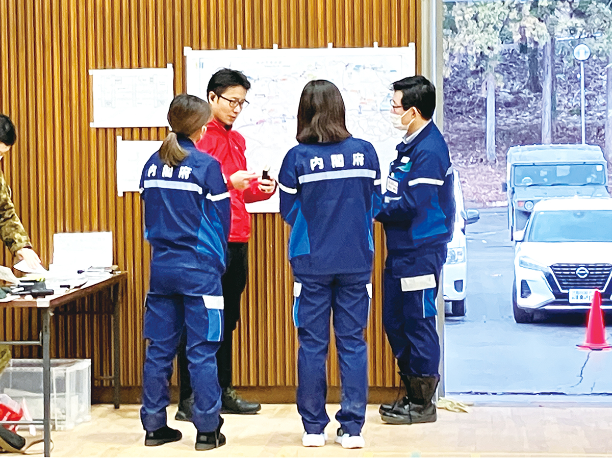 内閣府職員との連携調整 &copy;PBV
