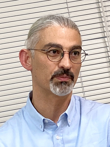 Gokhan Erkutlu（ギョハン・エルクトゥル）