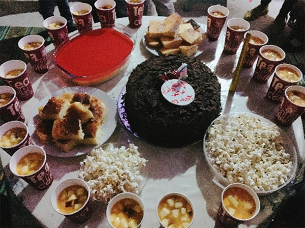 シリアの食事（誕生日会）