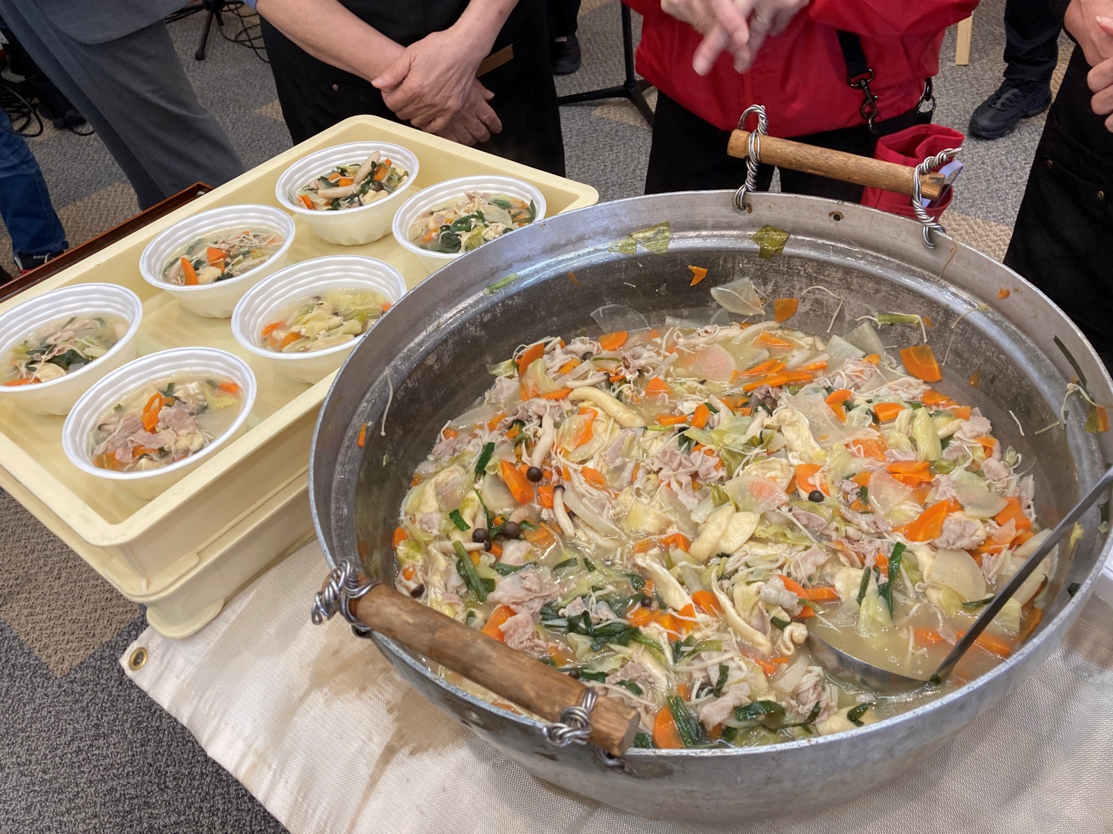 源助だいこんなど地元の食材を使った特製ちゃんこ鍋／石川県能美市／2025.12.06 &copy;JPF