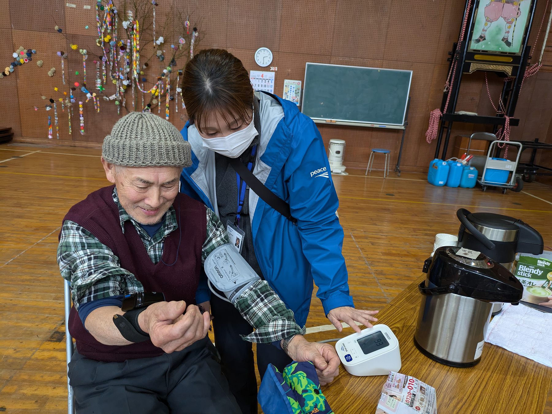 地域集会所での健康相談／石川県珠洲市 &copy;ピースウィンズ・ジャパン
