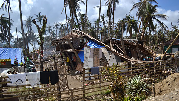 フィリピン台風ハグピート被災者支援