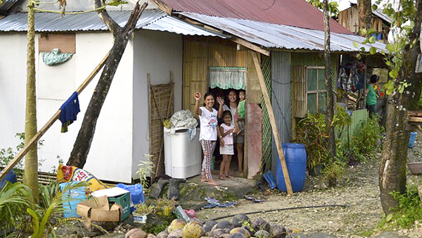 フィリピン台風ハグピート被災者支援