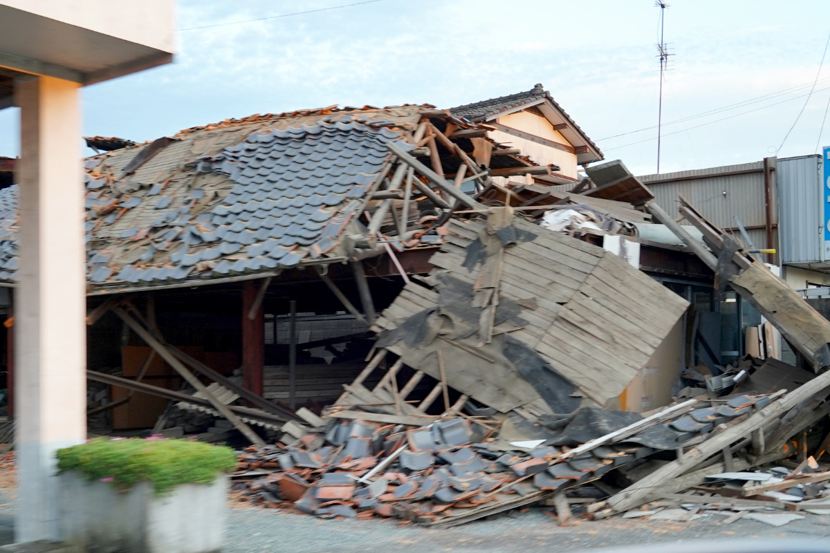 地震により倒壊した家屋／熊本県内／2026.07.29 🄫AAR Japan（JPF事業外）