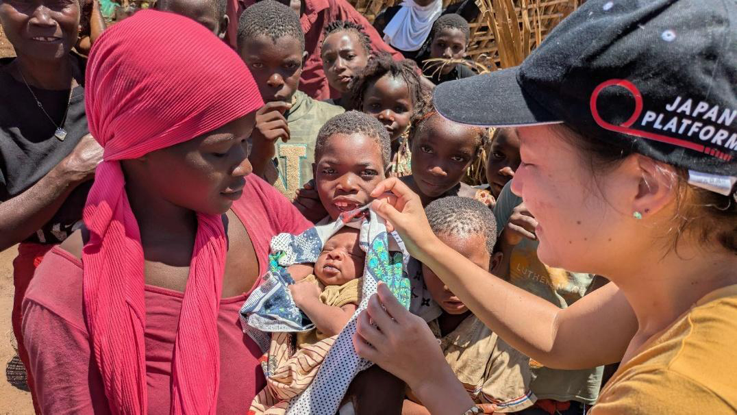 サイクロン当日に生まれた赤ちゃん／
ペンバ市／2024.12 ©ピースウィンズ・ジャパン