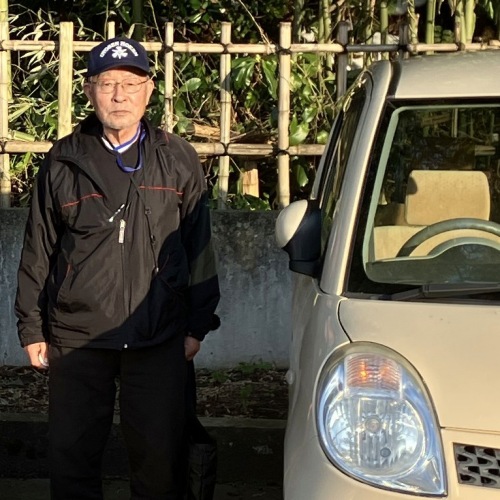 大箱さんとJCSAの車 ©JCSA