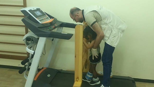 家庭でできるリハビリ運動の方法など介助者へのワークショップを実施