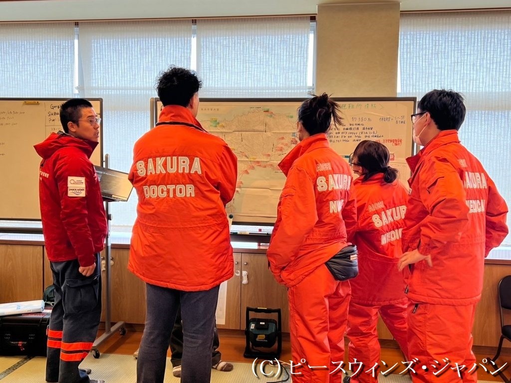 倒壊家屋に埋もれた90代女性を救出