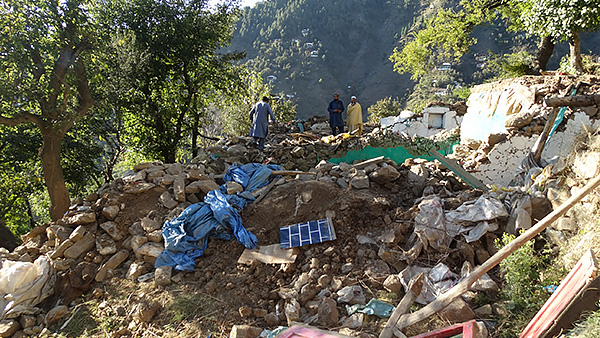 アフガン・パキスタン地震被災者支援2015 ©CWS