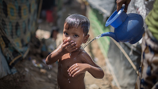 ミャンマーからバングラデシュに2日かけて避難してきた子ども©Turjoy Chowdhury/Disasters Emergency Committee