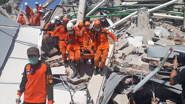 PWJ's local partner organization ACT rescue the affected people ©PWJ