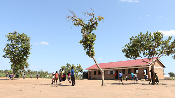 ビティビティ難民居住地区におけるこども広場の様子 ©World Vision