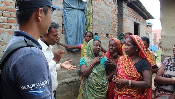 PWJ staff interviewing local women in Mushahariya Village, Ward 3, Gaur Municipality ©PWJ/ISAP