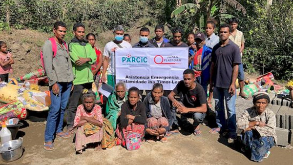 With the villagers who received the supplies (East Timor) ©PARCIC