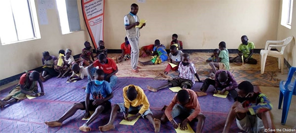 Peer group gathering at the Children's Square (c)Save the Children