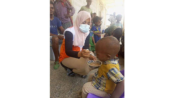 離乳食の提供（エチオピア）©World Vision